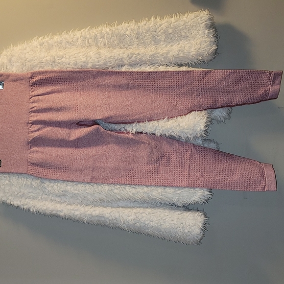 Red Leggings - Picture 2 of 3